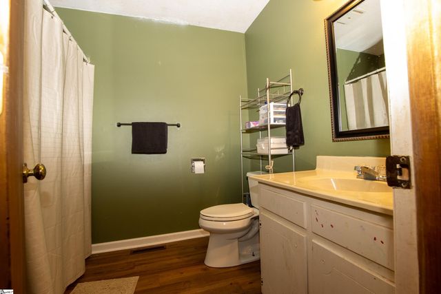 64 November Court, Laurens, SC 29360