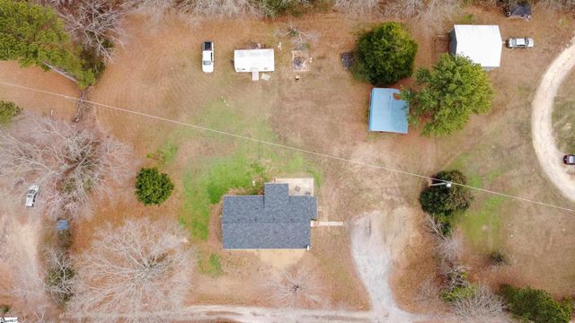 64 November Court, Laurens, SC 29360