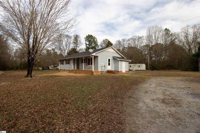 64 November Court, Laurens, SC 29360