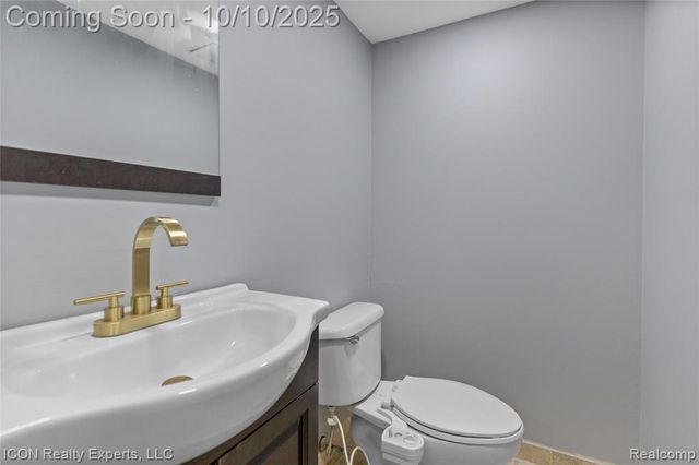 13470 Denver Circle, Sterling Heights, MI 48312