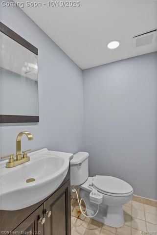 13470 Denver Circle, Sterling Heights, MI 48312