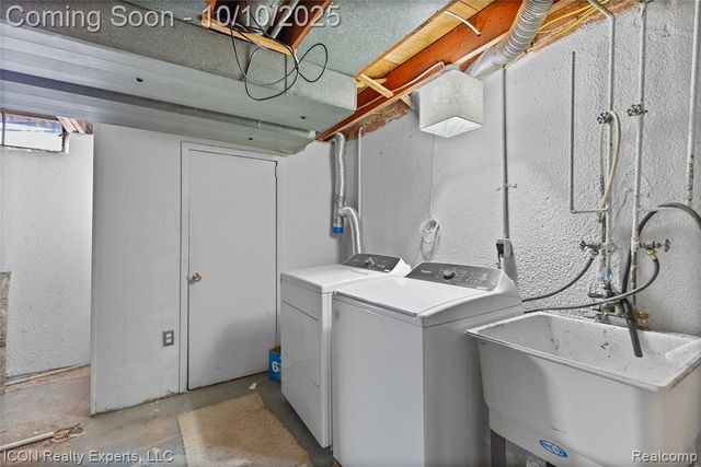 13470 Denver Circle, Sterling Heights, MI 48312