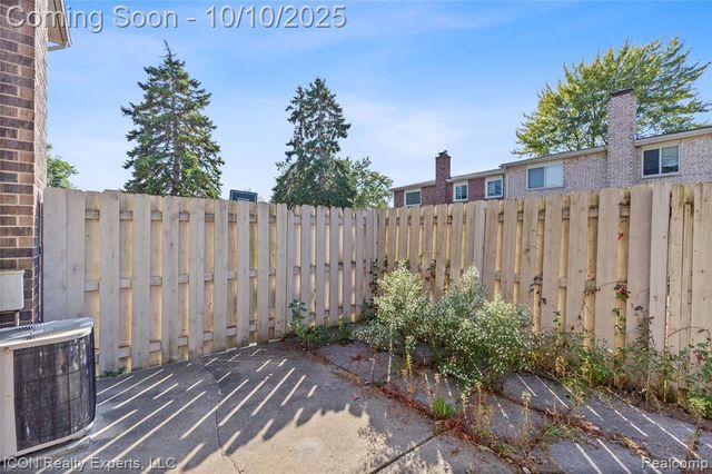 13470 Denver Circle, Sterling Heights, MI 48312