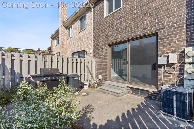 13470 Denver Circle, Sterling Heights, MI 48312