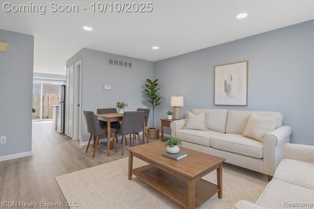 13470 Denver Circle, Sterling Heights, MI 48312