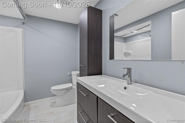 13470 Denver Circle, Sterling Heights, MI 48312