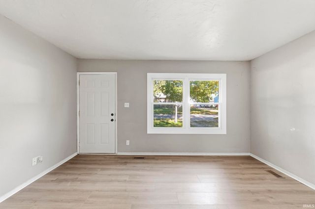4926 S Camden Drive, Fort Wayne, IN 46825