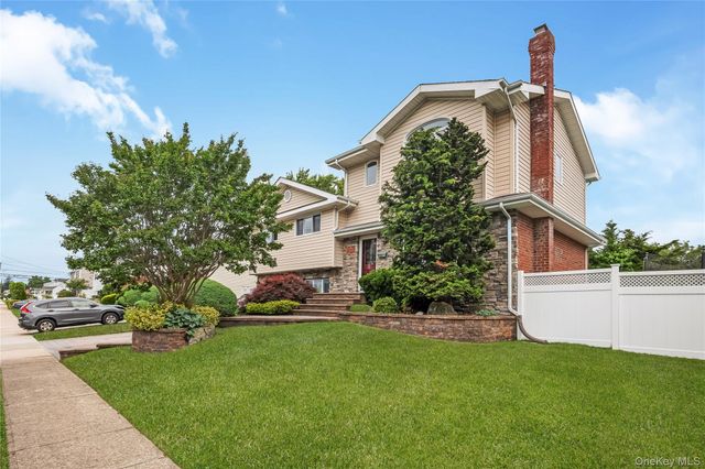 145 Washington Street, Farmingdale, NY 11735