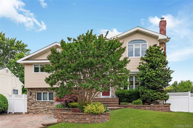 145 Washington Street, Farmingdale, NY 11735