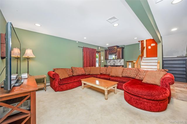 145 Washington Street, Farmingdale, NY 11735