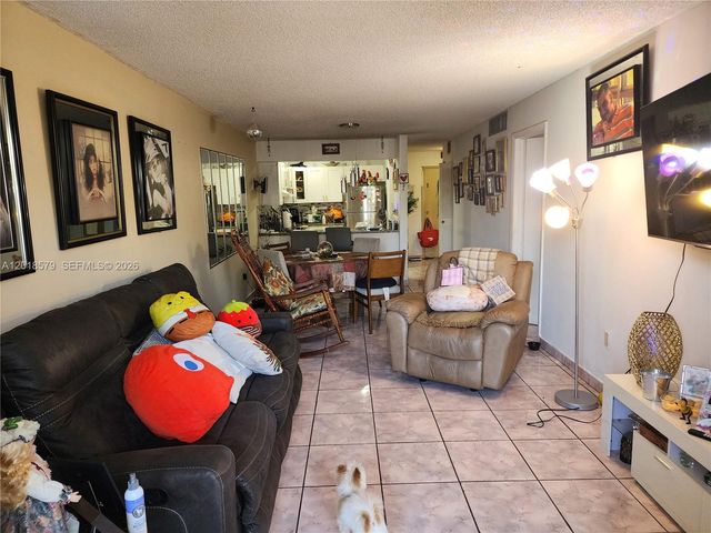 6095 W 19th Ave 205, Hialeah, FL 33012