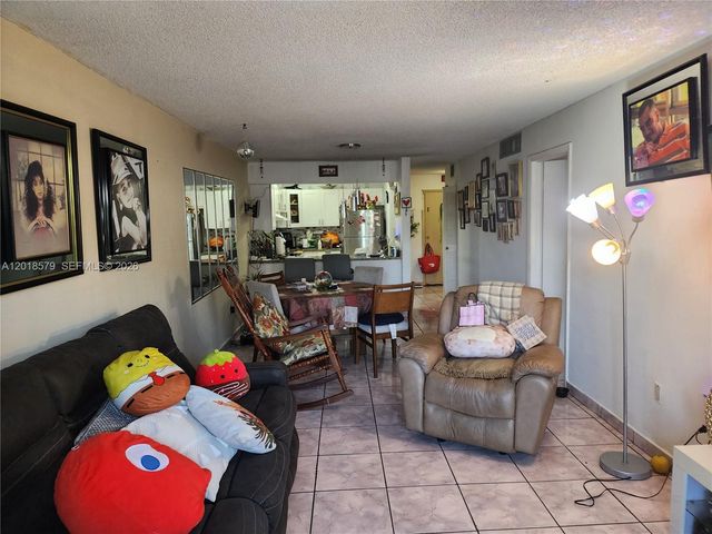 6095 W 19th Ave 205, Hialeah, FL 33012