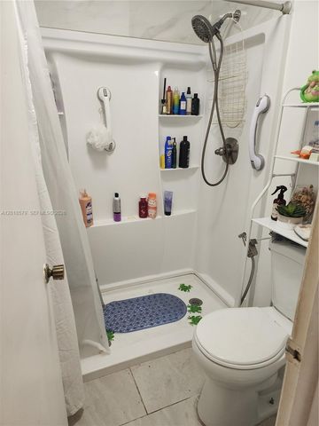 6095 W 19th Ave 205, Hialeah, FL 33012