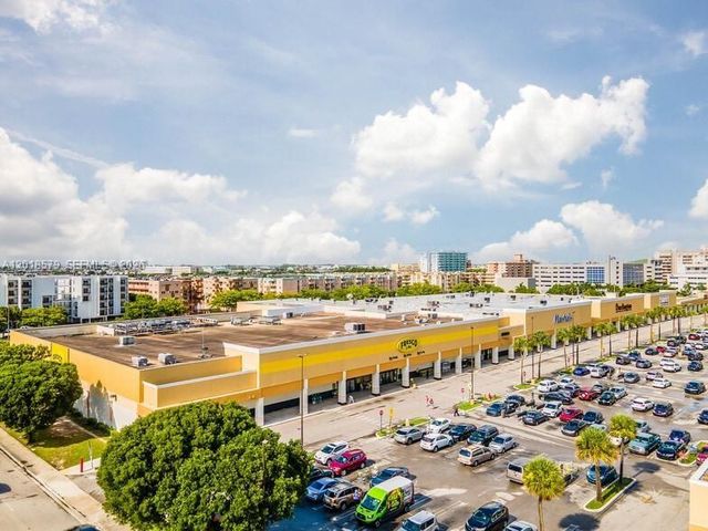 6095 W 19th Ave 205, Hialeah, FL 33012