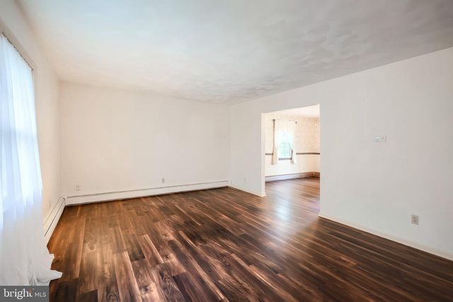 205 W 4TH ST, Dallastown, PA 17313