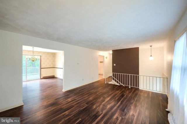 205 W 4TH ST, Dallastown, PA 17313