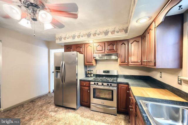 205 W 4TH ST, Dallastown, PA 17313