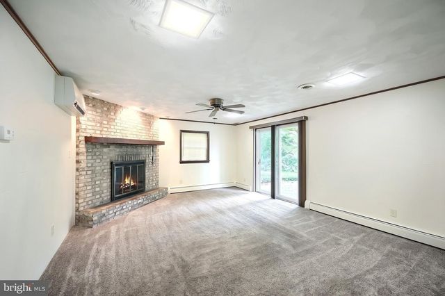 205 W 4TH ST, Dallastown, PA 17313