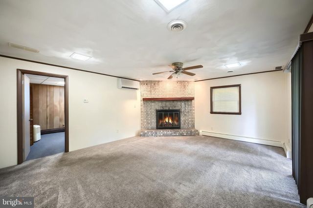 205 W 4TH ST, Dallastown, PA 17313