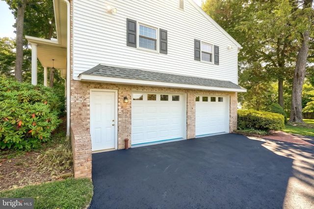 205 W 4TH ST, Dallastown, PA 17313