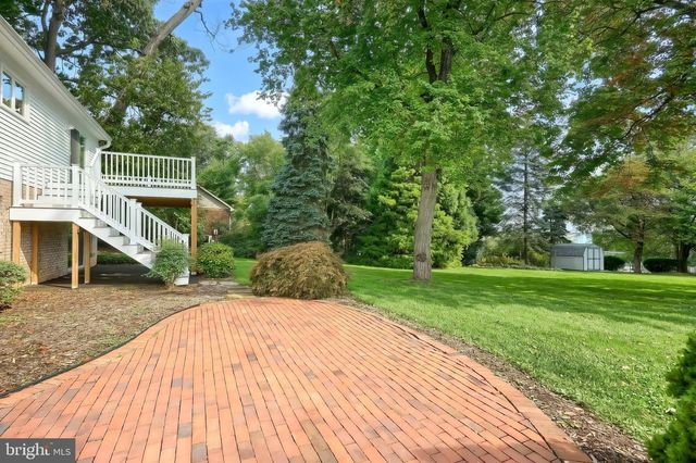205 W 4TH ST, Dallastown, PA 17313