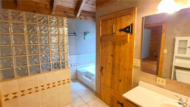 4150 Davis Road, Toccoa, GA 30577