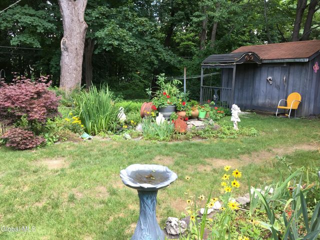 18 Friar Tuck Road, Guilderland, NY 12203