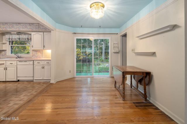 18 Friar Tuck Road, Guilderland, NY 12203