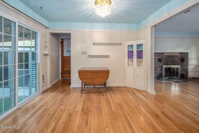 18 Friar Tuck Road, Guilderland, NY 12203