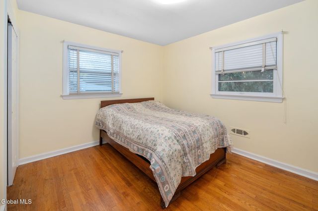 18 Friar Tuck Road, Guilderland, NY 12203