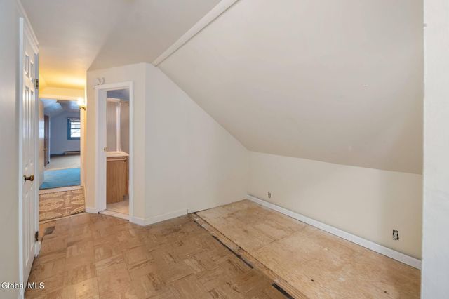 18 Friar Tuck Road, Guilderland, NY 12203