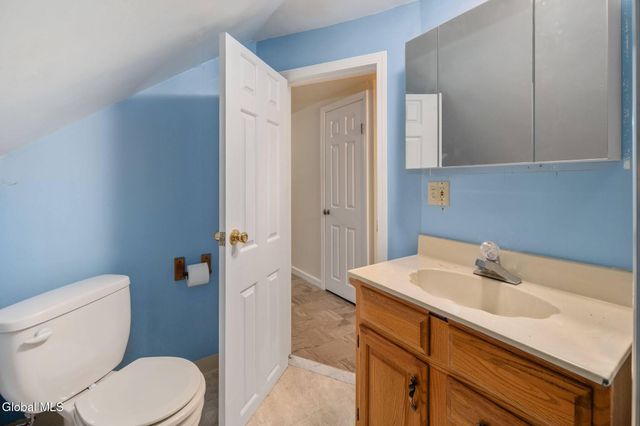 18 Friar Tuck Road, Guilderland, NY 12203