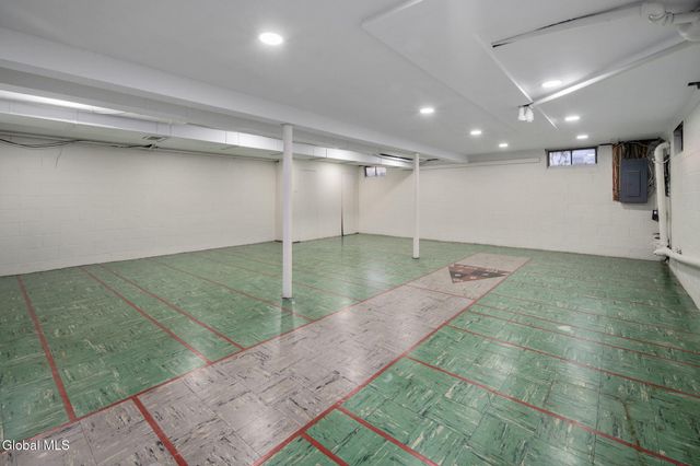 18 Friar Tuck Road, Guilderland, NY 12203