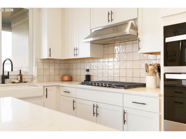 17305 Nw ANTONIO St, Portland, OR 97229