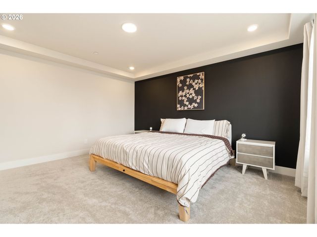 17305 Nw ANTONIO St, Portland, OR 97229