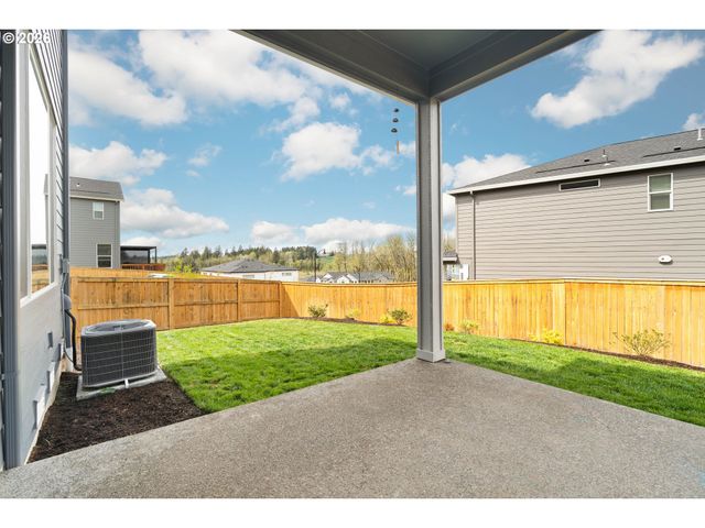 17305 Nw ANTONIO St, Portland, OR 97229