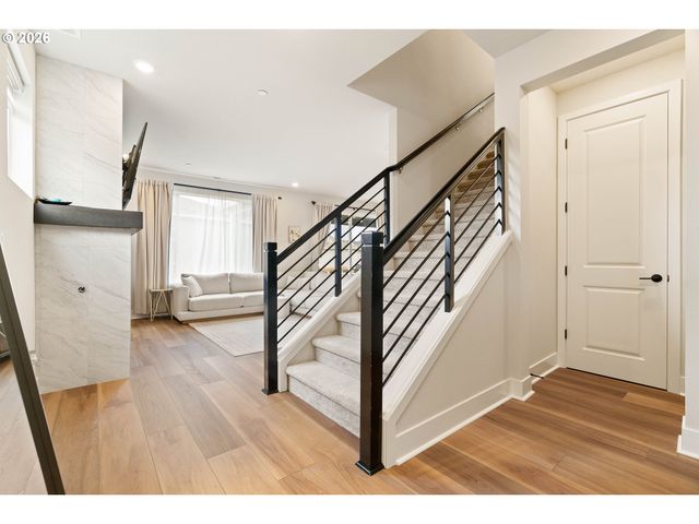 17305 Nw ANTONIO St, Portland, OR 97229