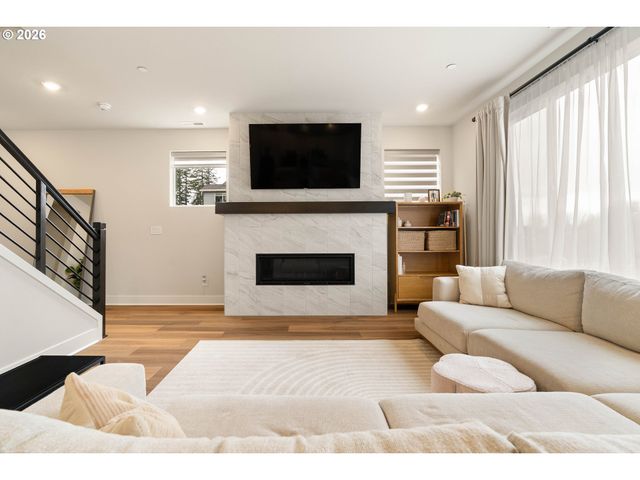 17305 Nw ANTONIO St, Portland, OR 97229