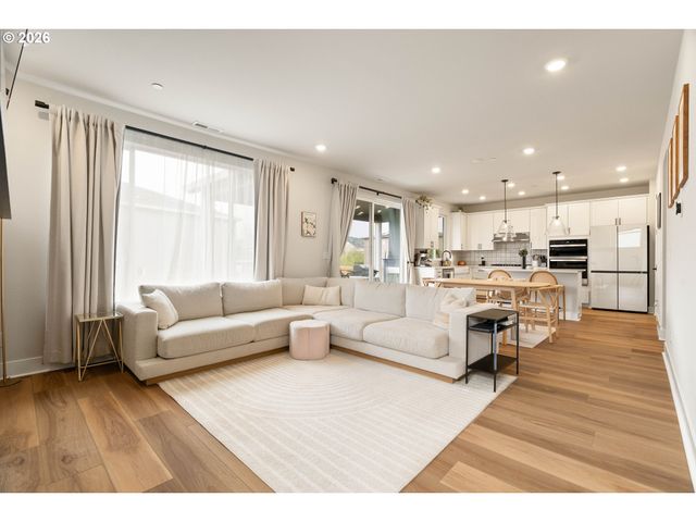 17305 Nw ANTONIO St, Portland, OR 97229