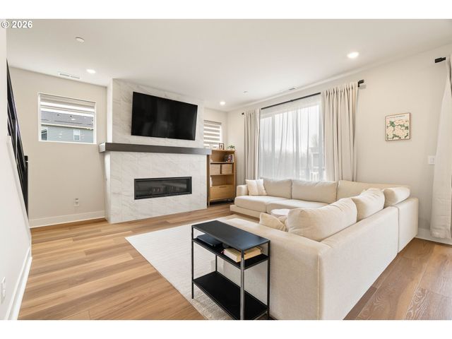 17305 Nw ANTONIO St, Portland, OR 97229