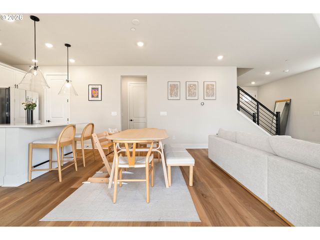 17305 Nw ANTONIO St, Portland, OR 97229