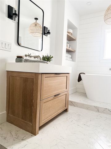 611 Avenue C, Redondo Beach, CA 90277