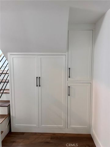 611 Avenue C, Redondo Beach, CA 90277