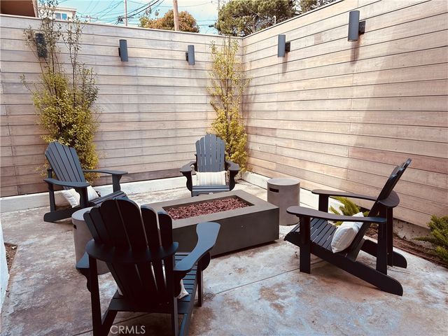 611 Avenue C, Redondo Beach, CA 90277