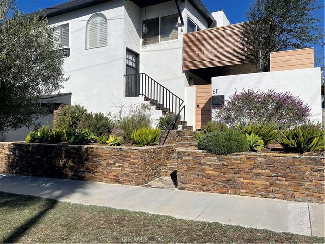611 Avenue C, Redondo Beach, CA 90277