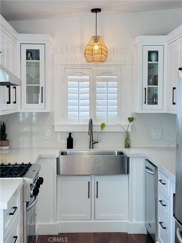 611 Avenue C, Redondo Beach, CA 90277