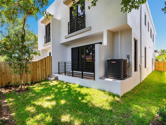 847 SW 29th St, Fort Lauderdale, FL 33315
