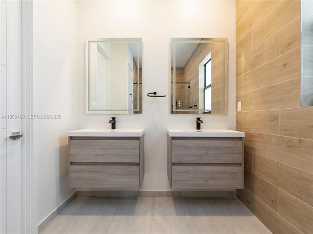 847 SW 29th St, Fort Lauderdale, FL 33315