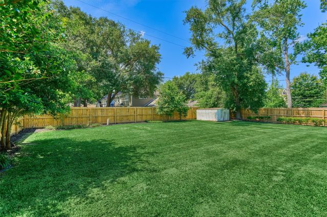 6515 Glenhill Drive, Spring, TX 77389