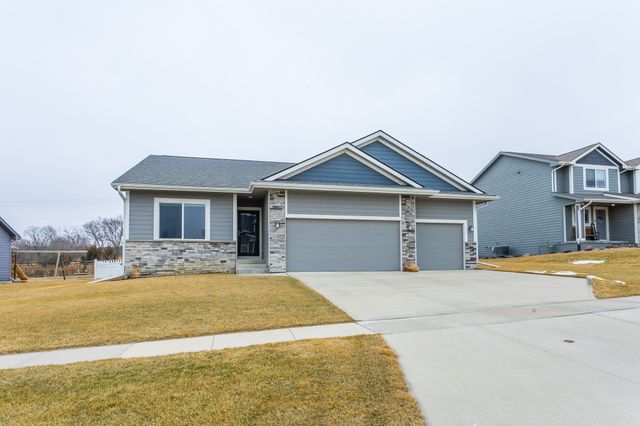 1105 Hunter Court, Adel, IA 50003